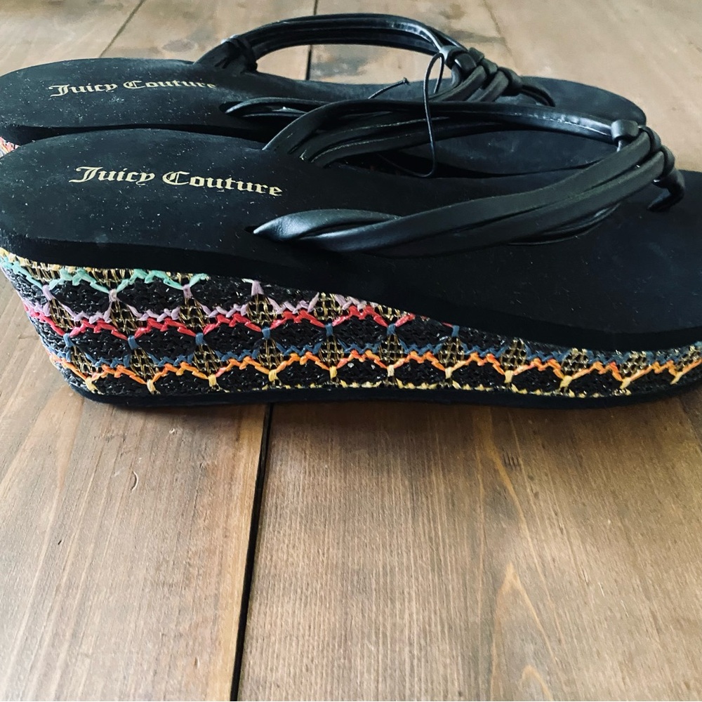 NWT Juicy Couture black embroidered wedge sandals - Picture 3 of 9